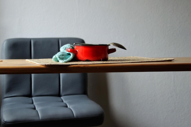 Pomysł na stół w małej kuchni – praktyczne pomysły